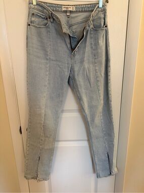 Abercrombie & Fitch Light Wash Women’s Jeans